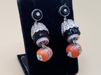 White Gold Earrings with Corals, Onyx and Diamonds