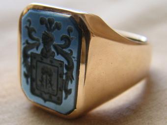 טבעת זהב גברית עם חותם על אגאט כחול