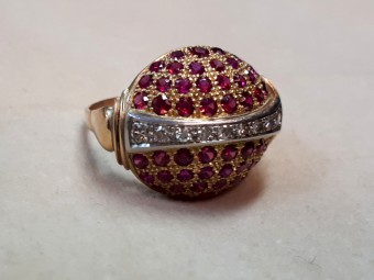 טבעת צרפתית משובצת כולה ברובינים ויהלומים - יפהפייה